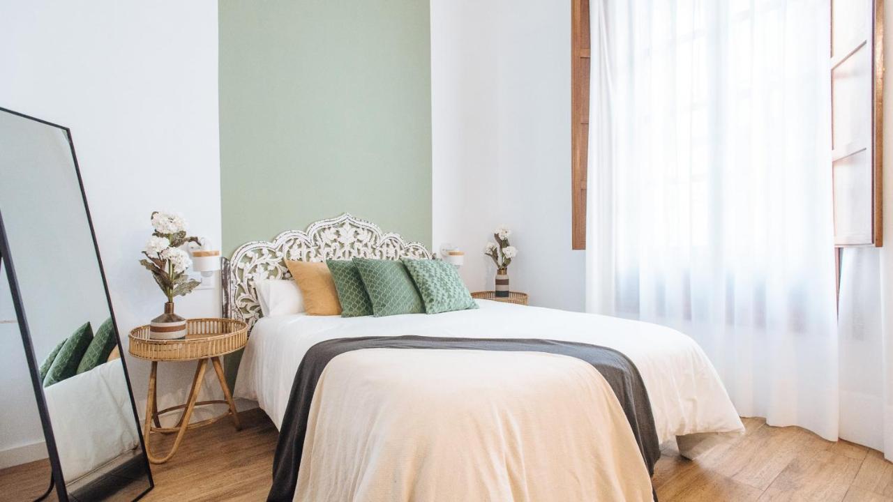 Lola De Triana Apartments Sewilla Zewnętrze zdjęcie