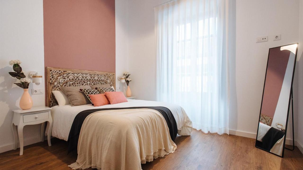 Lola De Triana Apartments Sewilla Zewnętrze zdjęcie