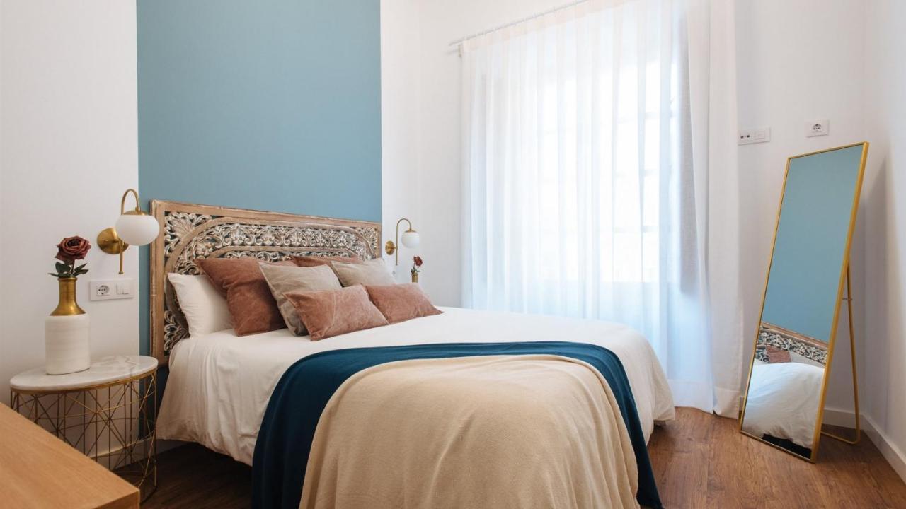 Lola De Triana Apartments Sewilla Zewnętrze zdjęcie